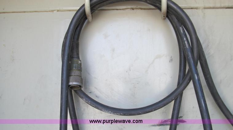 image for item G2168 2004 Ford F550 XL service truck with crane