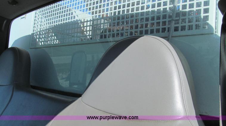 image for item G2168 2004 Ford F550 XL service truck with crane