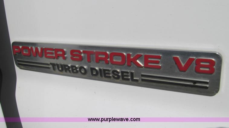 image for item G2168 2004 Ford F550 XL service truck with crane