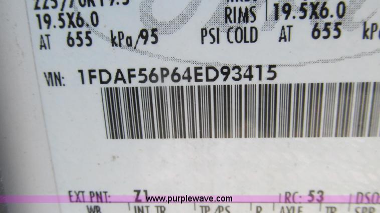 image for item G2168 2004 Ford F550 XL service truck with crane