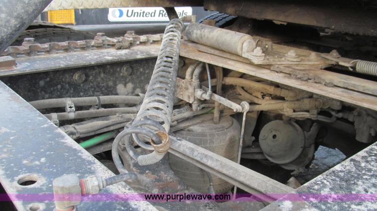 image for item G2171 2006 Freightliner Columbia semi truck