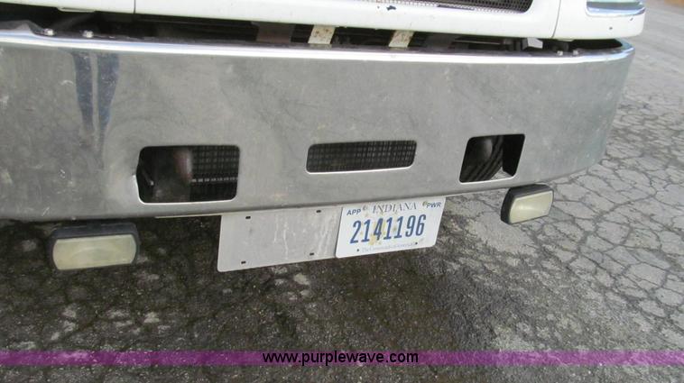 image for item G2171 2006 Freightliner Columbia semi truck