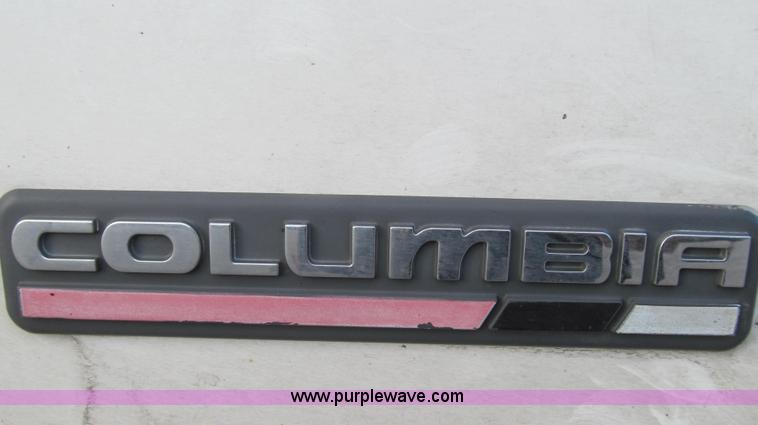 image for item G2171 2006 Freightliner Columbia semi truck
