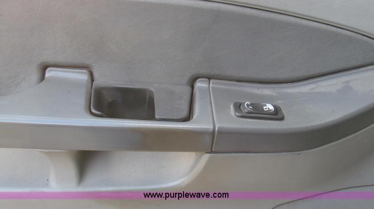 image for item G2171 2006 Freightliner Columbia semi truck