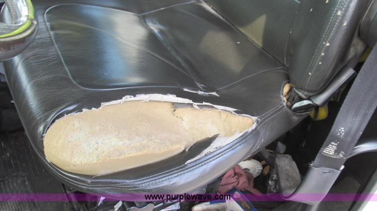 image for item G2171 2006 Freightliner Columbia semi truck