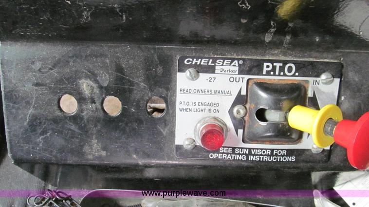 image for item G2171 2006 Freightliner Columbia semi truck