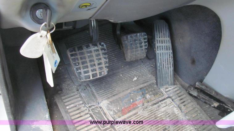 image for item G2171 2006 Freightliner Columbia semi truck