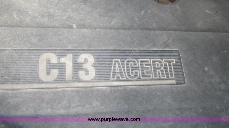 image for item G2171 2006 Freightliner Columbia semi truck