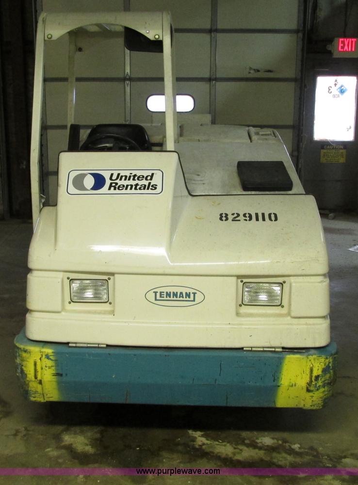 image for item G9203 2006 Tenant 7400 ride-on floor scrubber