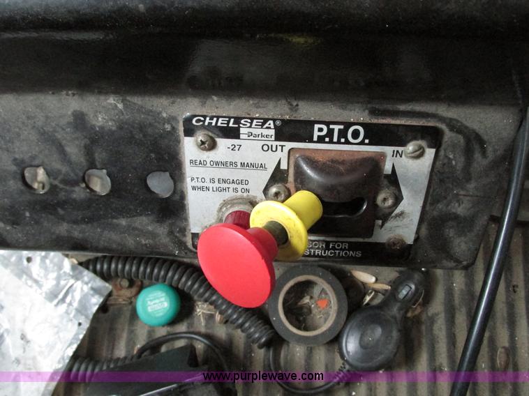 image for item G9204 2005 Freightliner Columbia semi truck