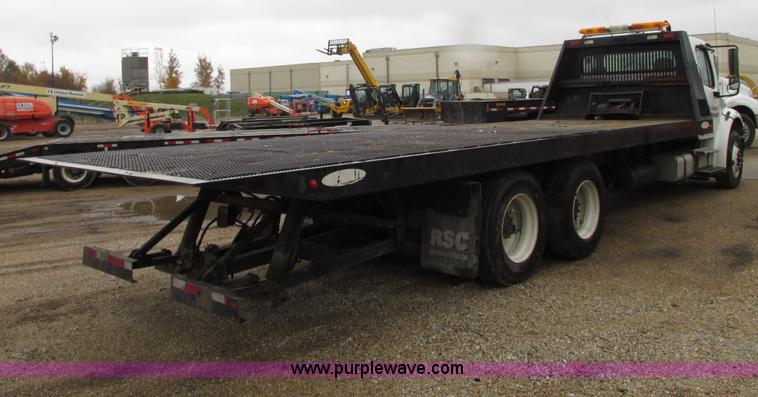 image for item G9205 2006 Freightliner Business Class M2 roll back truck