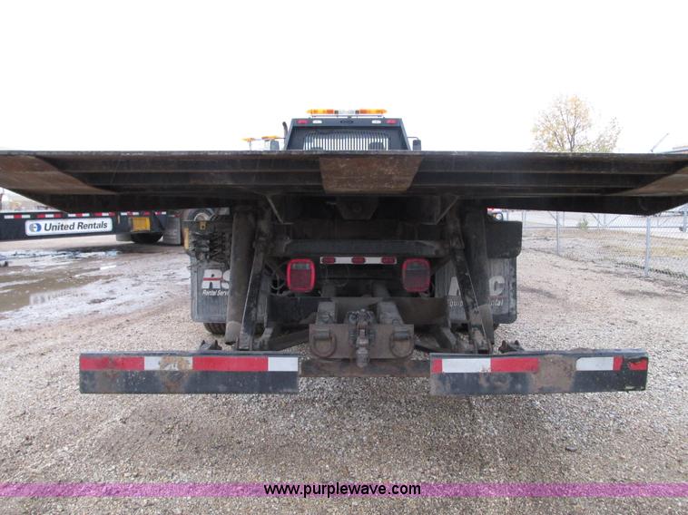 image for item G9205 2006 Freightliner Business Class M2 roll back truck