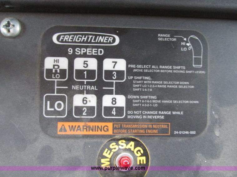 image for item G9205 2006 Freightliner Business Class M2 roll back truck