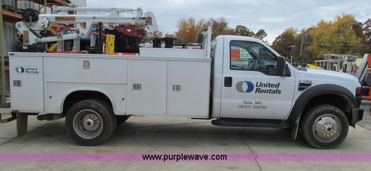 image for item G9397 2008 Ford F550 Super Duty service truck with crane