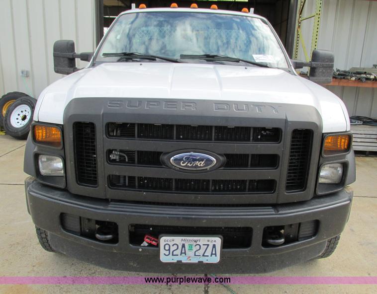image for item G9397 2008 Ford F550 Super Duty service truck with crane