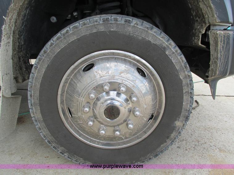 image for item G9397 2008 Ford F550 Super Duty service truck with crane