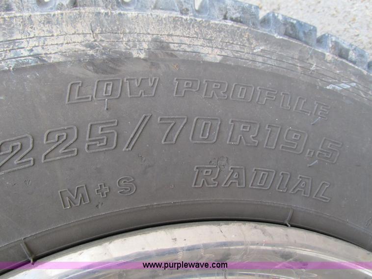 image for item G9397 2008 Ford F550 Super Duty service truck with crane