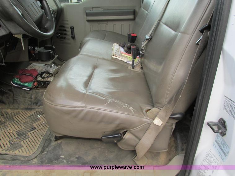 image for item G9397 2008 Ford F550 Super Duty service truck with crane