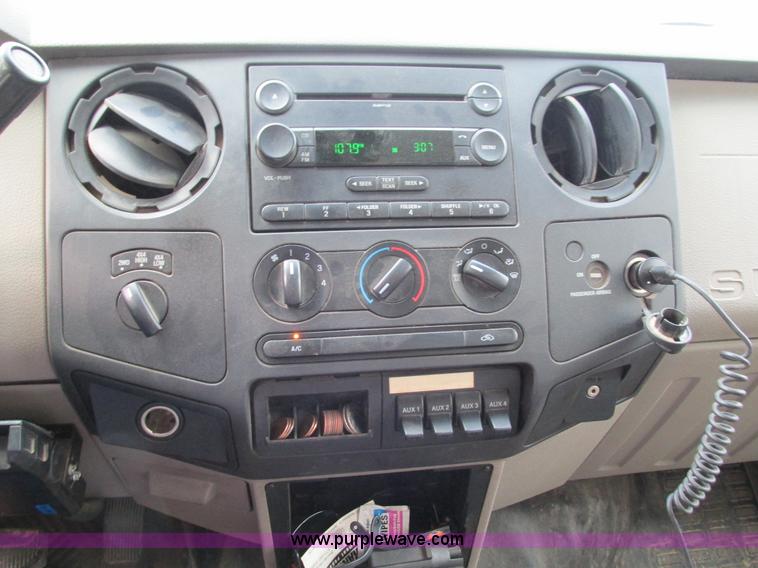 image for item G9397 2008 Ford F550 Super Duty service truck with crane