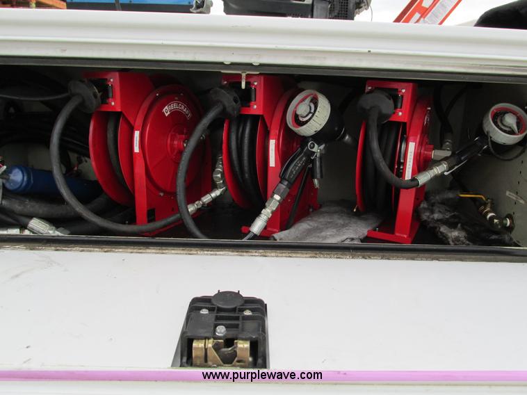 image for item G9397 2008 Ford F550 Super Duty service truck with crane