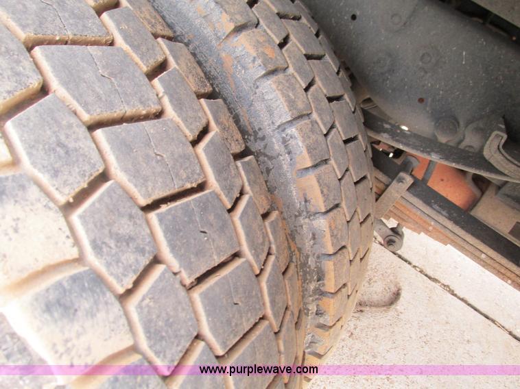 image for item G9397 2008 Ford F550 Super Duty service truck with crane