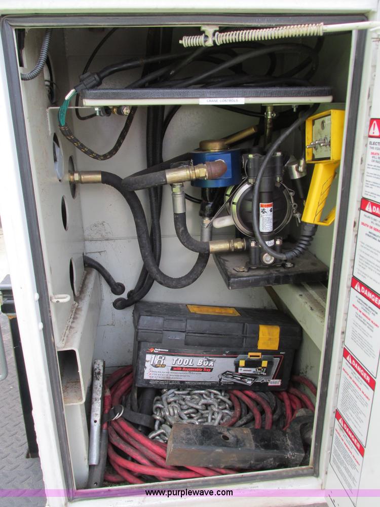 image for item G9397 2008 Ford F550 Super Duty service truck with crane