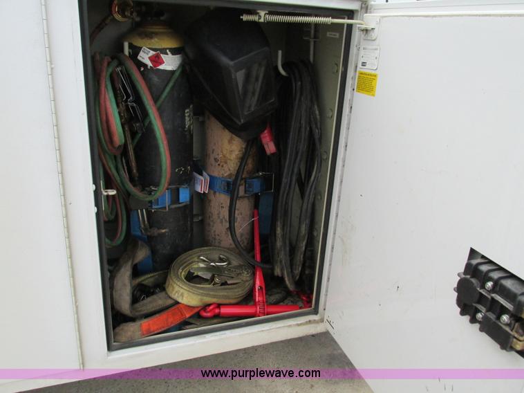 image for item G9397 2008 Ford F550 Super Duty service truck with crane