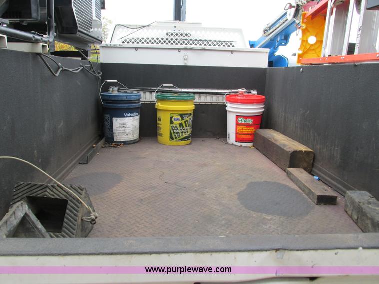 image for item G9397 2008 Ford F550 Super Duty service truck with crane