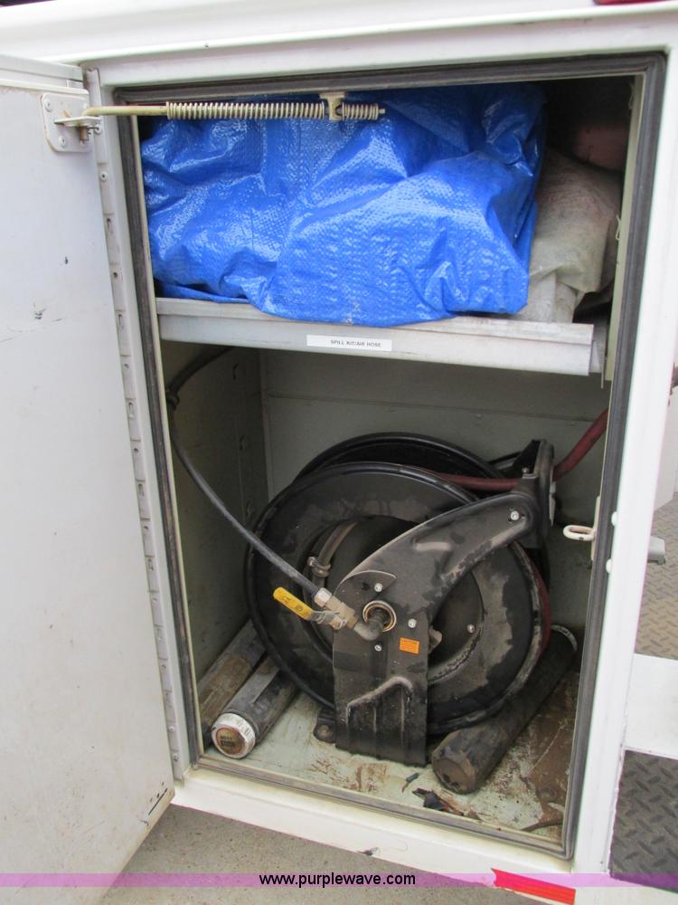 image for item G9397 2008 Ford F550 Super Duty service truck with crane