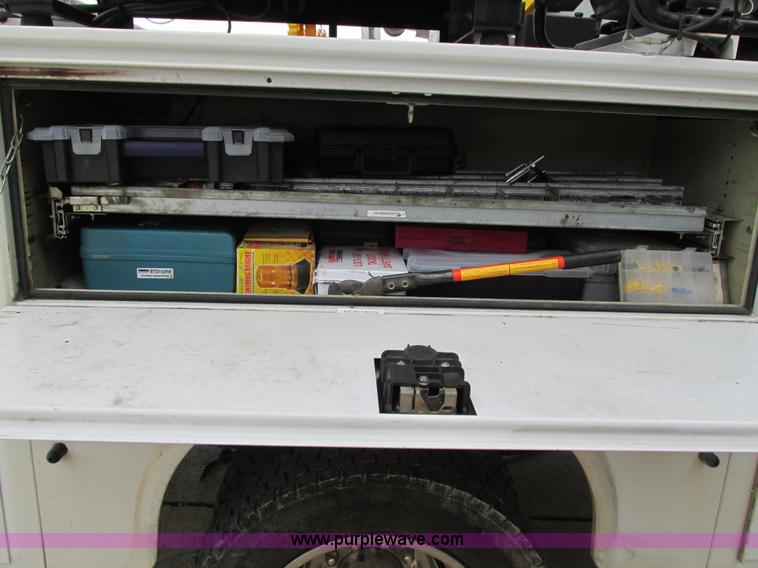 image for item G9397 2008 Ford F550 Super Duty service truck with crane