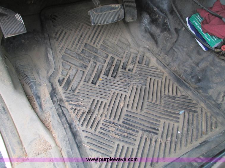 image for item G9397 2008 Ford F550 Super Duty service truck with crane