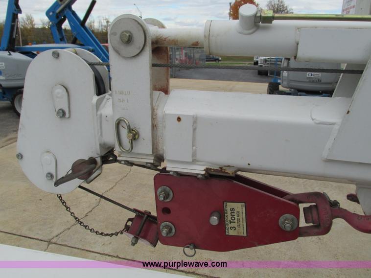 image for item G9397 2008 Ford F550 Super Duty service truck with crane