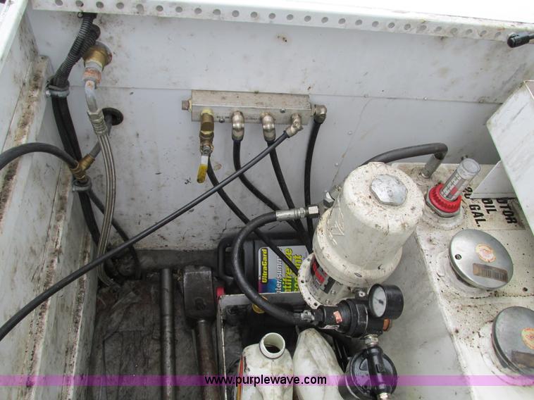 image for item G9397 2008 Ford F550 Super Duty service truck with crane