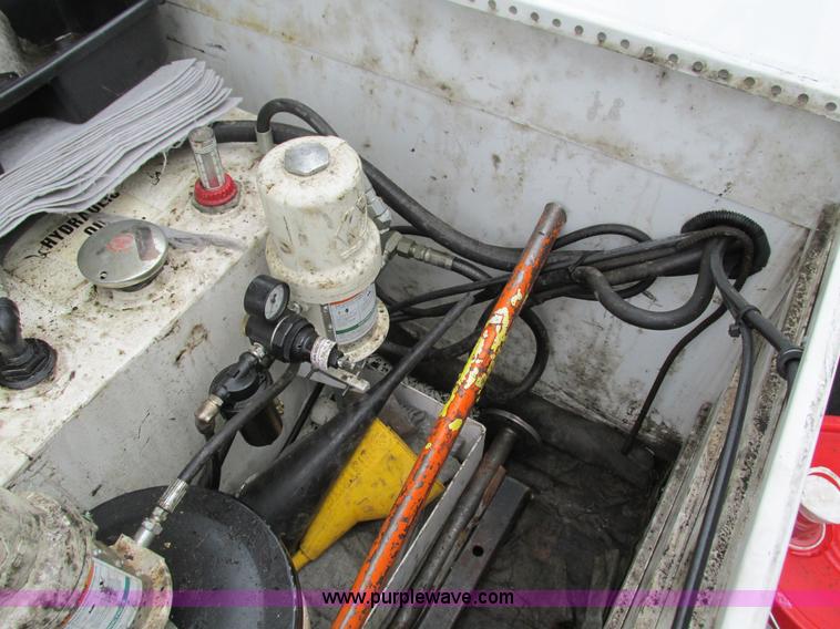 image for item G9397 2008 Ford F550 Super Duty service truck with crane