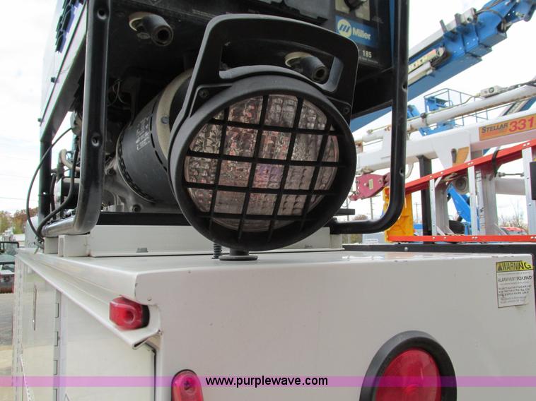 image for item G9397 2008 Ford F550 Super Duty service truck with crane