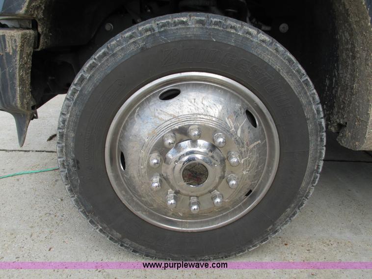 image for item G9397 2008 Ford F550 Super Duty service truck with crane