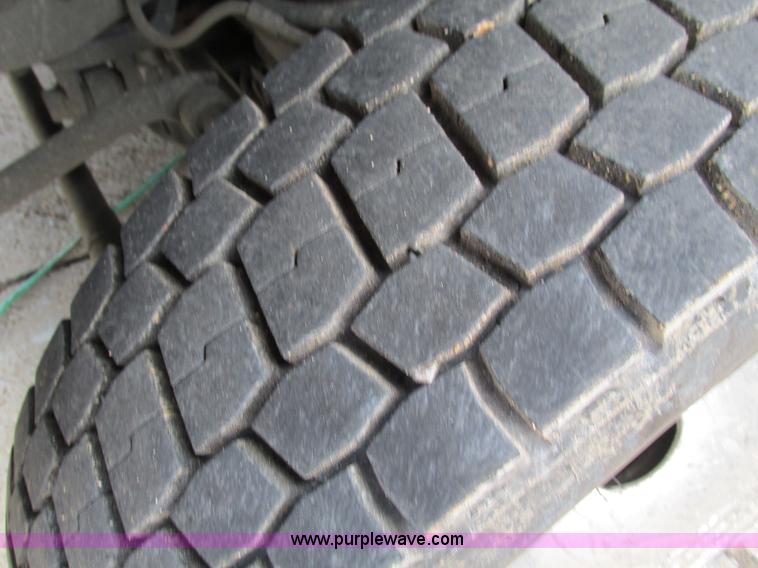 image for item G9397 2008 Ford F550 Super Duty service truck with crane