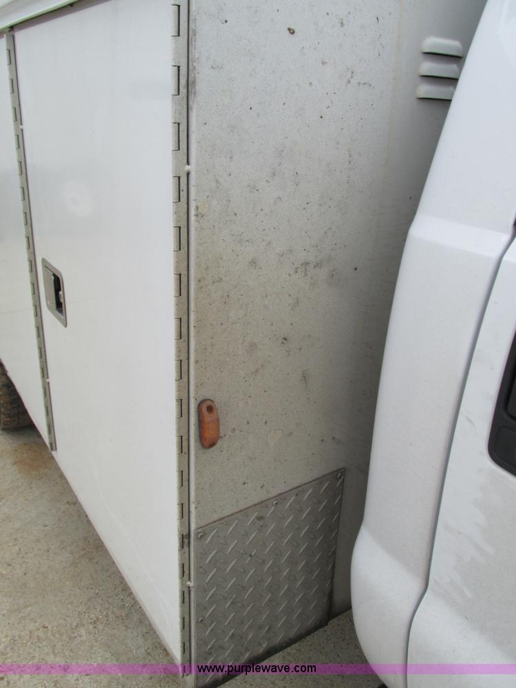 image for item G9397 2008 Ford F550 Super Duty service truck with crane