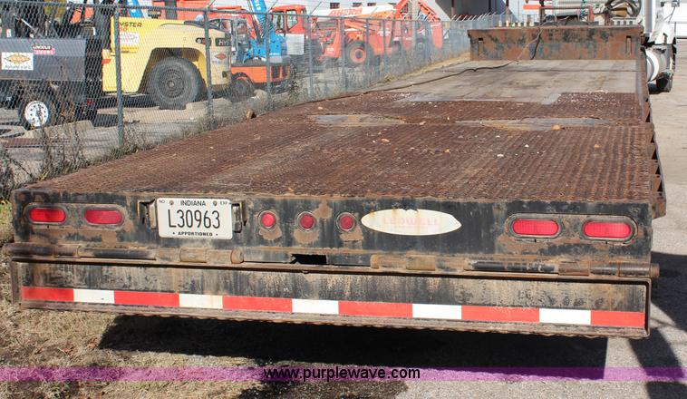 image for item H7936 2007 Ledwell 48' hydra-tail trailer