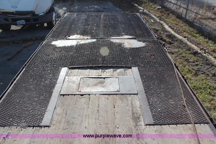 image for item H7936 2007 Ledwell 48' hydra-tail trailer