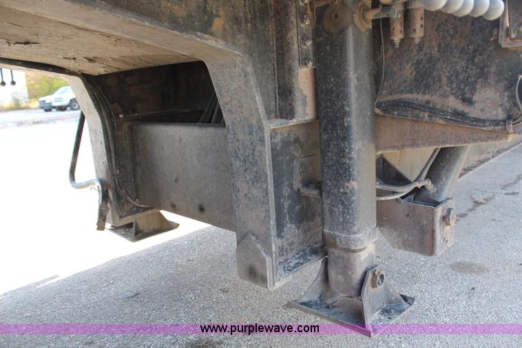 image for item H7936 2007 Ledwell 48' hydra-tail trailer