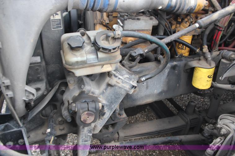 image for item H7954 2007 Freightliner Columbia CL120ST semi truck