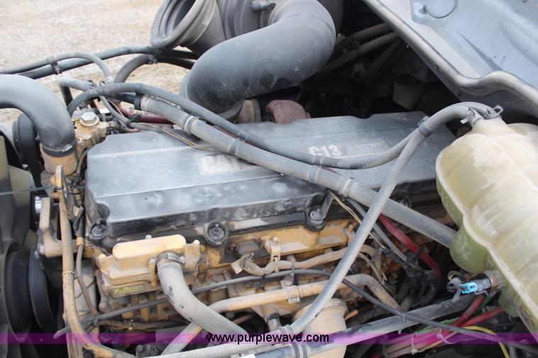 image for item H7954 2007 Freightliner Columbia CL120ST semi truck