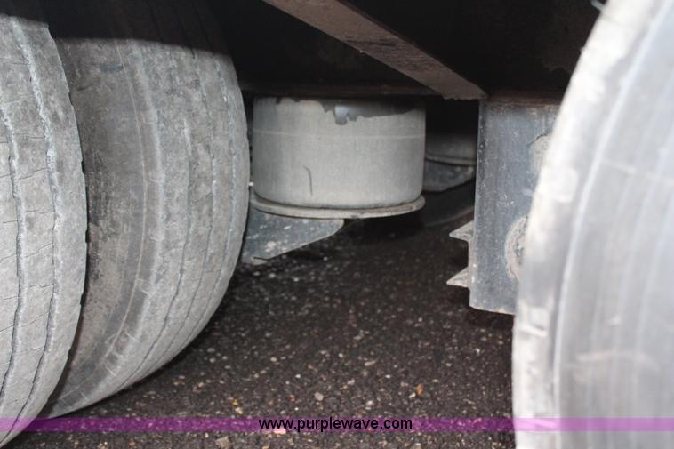 image for item H7955 2008 Ledwell LW48-HT2-10-PB Hydratail tandem axle trailer