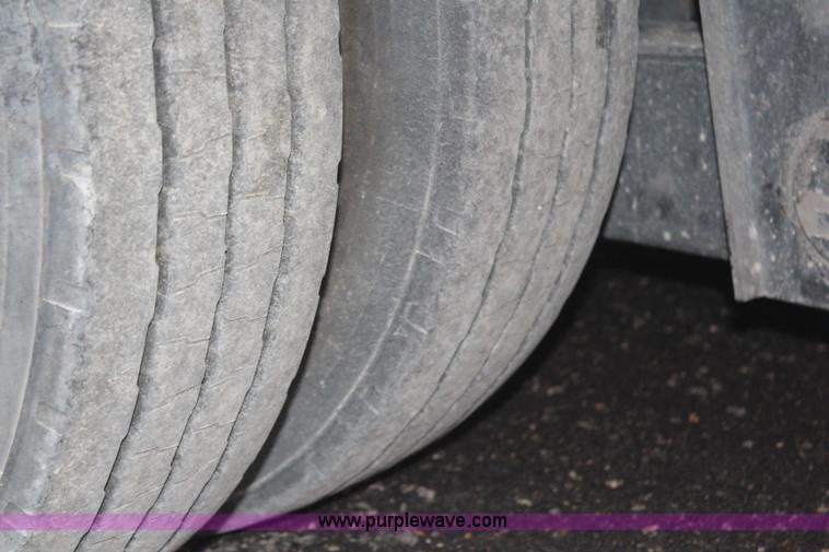 image for item H7955 2008 Ledwell LW48-HT2-10-PB Hydratail tandem axle trailer