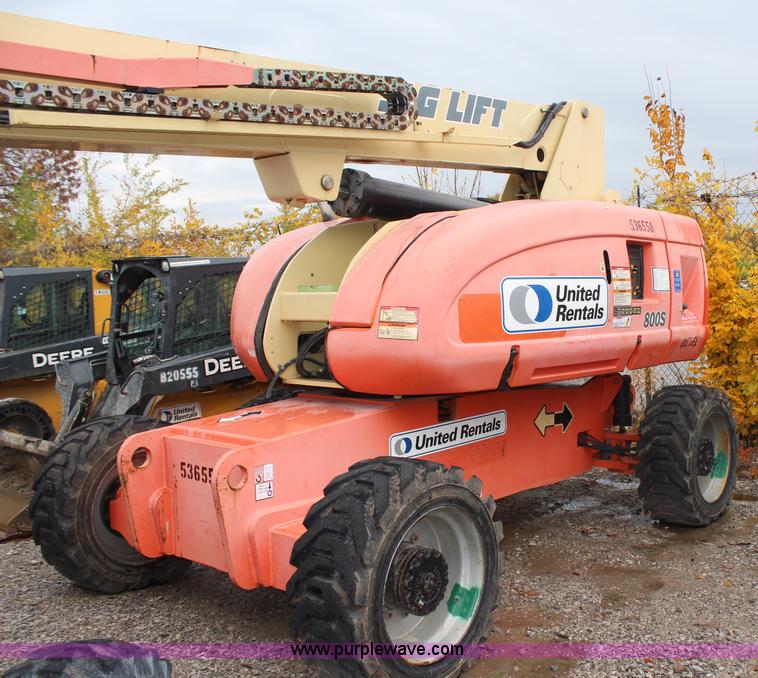 image for item H7962 2003 JLG 800S boom lift