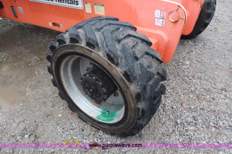 image for item H7962 2003 JLG 800S boom lift