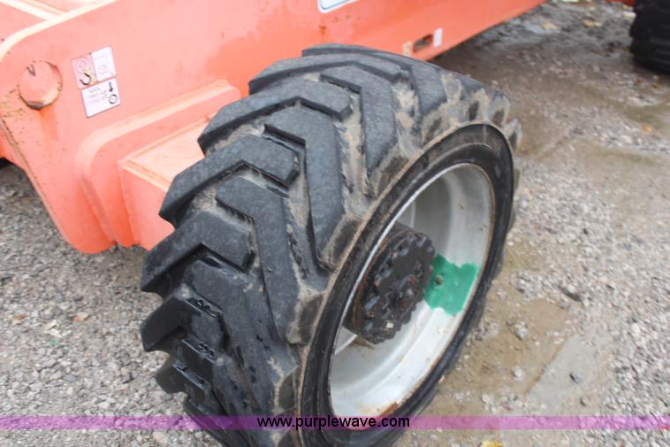 image for item H7962 2003 JLG 800S boom lift