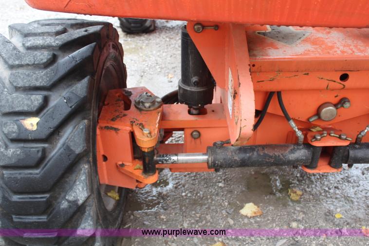 image for item H7962 2003 JLG 800S boom lift