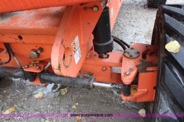 image for item H7962 2003 JLG 800S boom lift